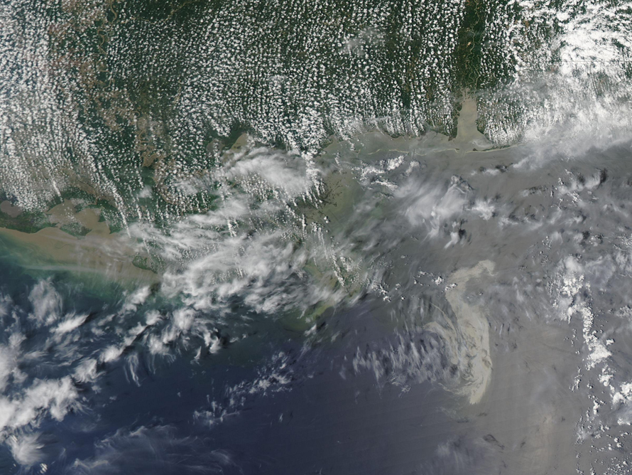 фотографии со спутника Мексиканский залив разлив нефти, нефтяное пятно